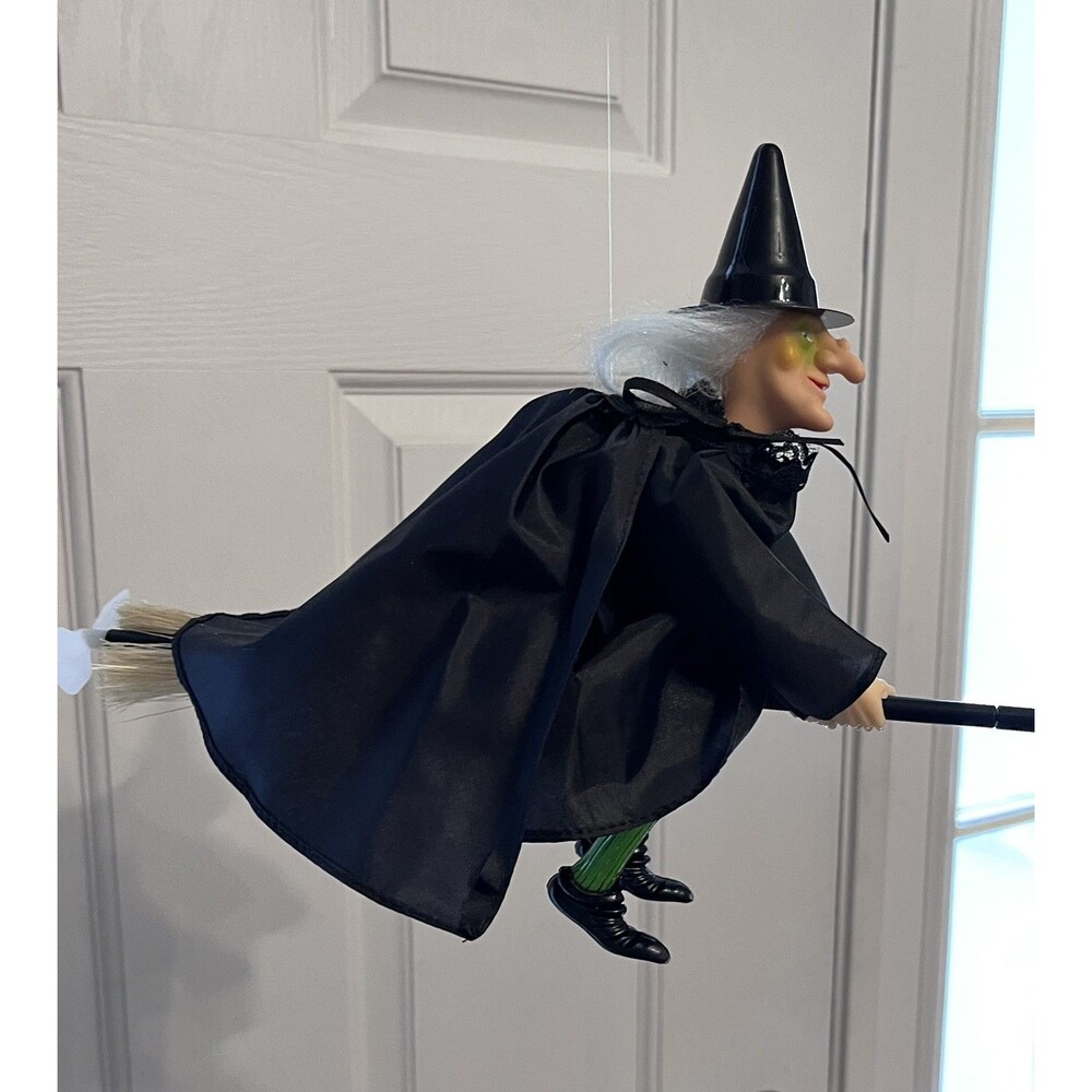 VTG 1987 Maxim ToyAmazing Flying Witch Tested Working Halloween Decoration w Box